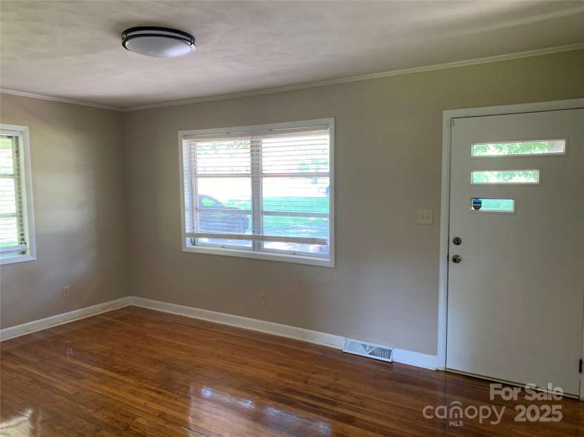 3484 Hwy 127 Highway, Hickory, NC 28602.  MLS# CAR4272429, YatesRealty ID 20447. 