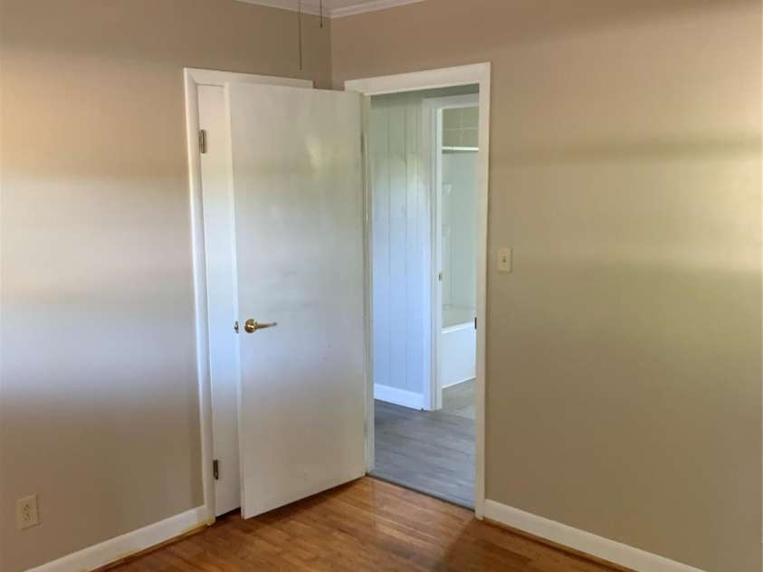 3484 Hwy 127 Highway, Hickory, NC 28602.  MLS# CAR4272429, YatesRealty ID 20447. 