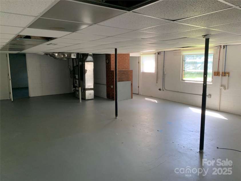 3484 Hwy 127 Highway, Hickory, NC 28602.  MLS# CAR4272429, YatesRealty ID 20447. 