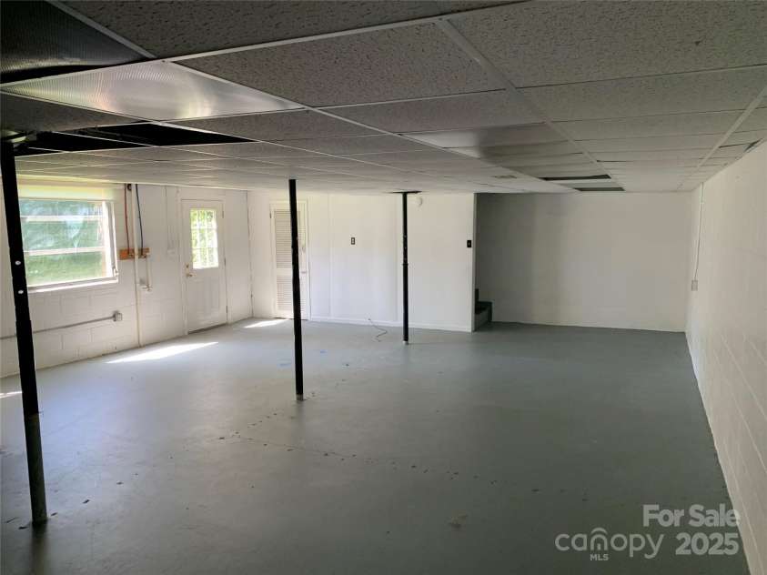 3484 Hwy 127 Highway, Hickory, NC 28602.  MLS# CAR4272429, YatesRealty ID 20447. 