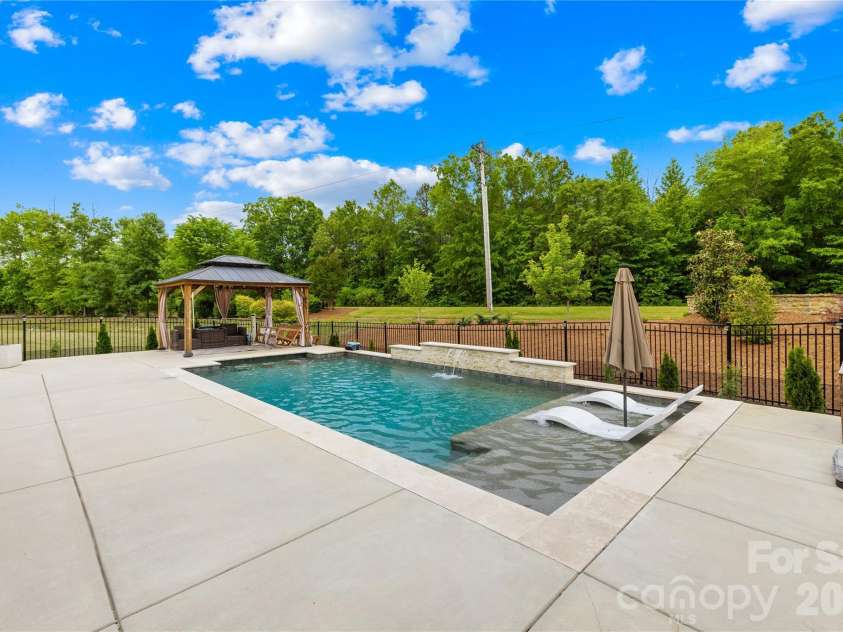 1004 Bellshill Drive, Indian Trail, NC 28079.  MLS# CAR4379439, YatesRealty ID 20448. 