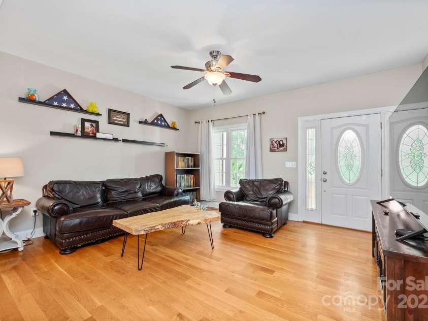 206 Taylor Circle, Granite Falls, NC 28630.  MLS# CAR4272586, YatesRealty ID 20449. 