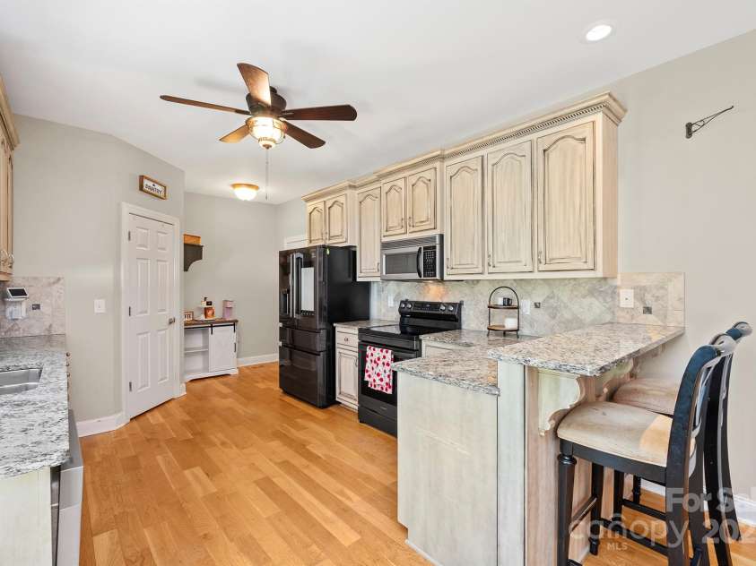 206 Taylor Circle, Granite Falls, NC 28630.  MLS# CAR4272586, YatesRealty ID 20449. 