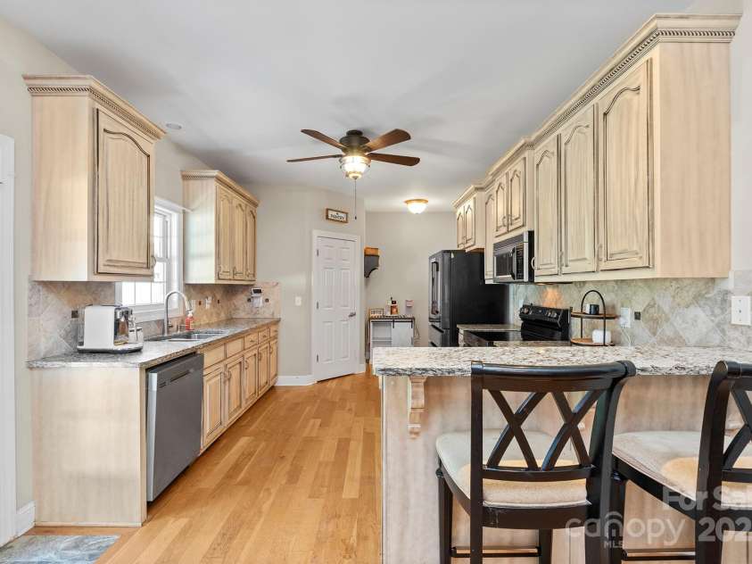 206 Taylor Circle, Granite Falls, NC 28630.  MLS# CAR4272586, YatesRealty ID 20449. 