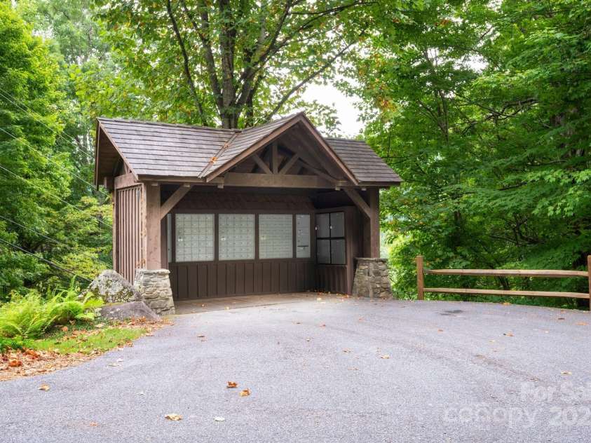 499 Warbler Lane, Black Mountain, NC 28711.  MLS# CAR4230547, YatesRealty ID 2045. Mail pick up