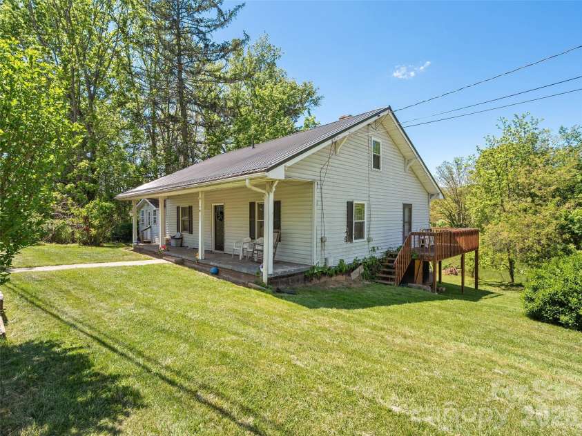 1121 Canton Road, Canton, NC 28716.  MLS# CAR4378271, YatesRealty ID 20450. 