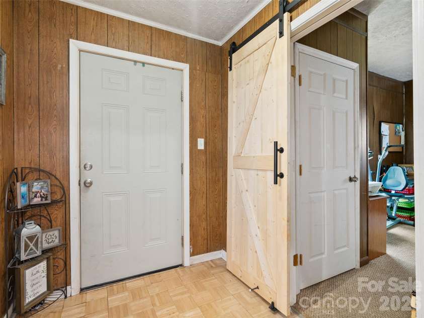 1121 Canton Road, Canton, NC 28716.  MLS# CAR4378271, YatesRealty ID 20450. 