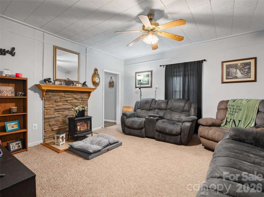1121 Canton Road, Canton, NC 28716.  MLS# CAR4378271, YatesRealty ID 20450. 