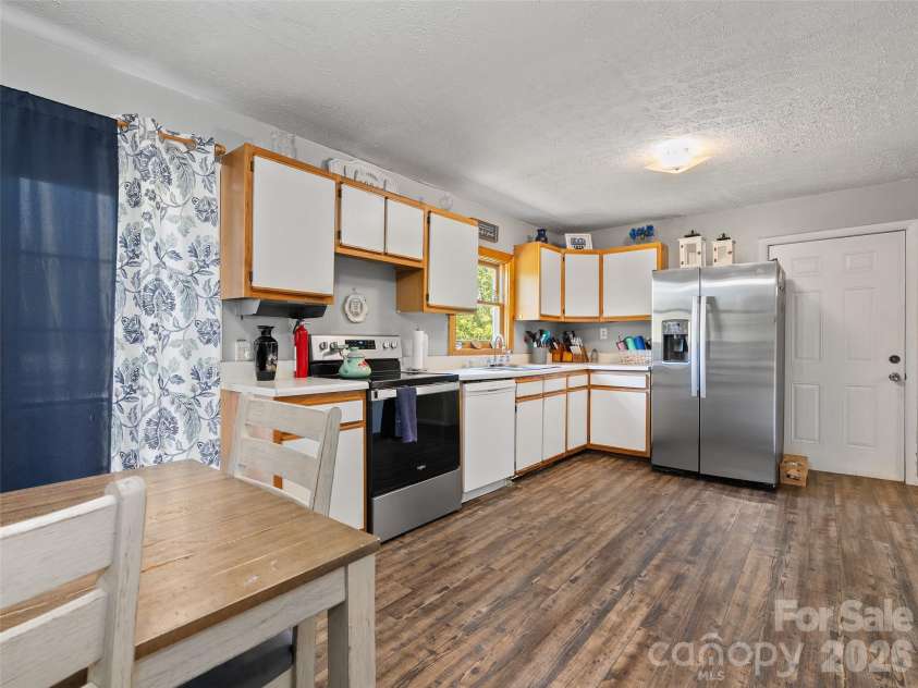 1121 Canton Road, Canton, NC 28716.  MLS# CAR4378271, YatesRealty ID 20450. 