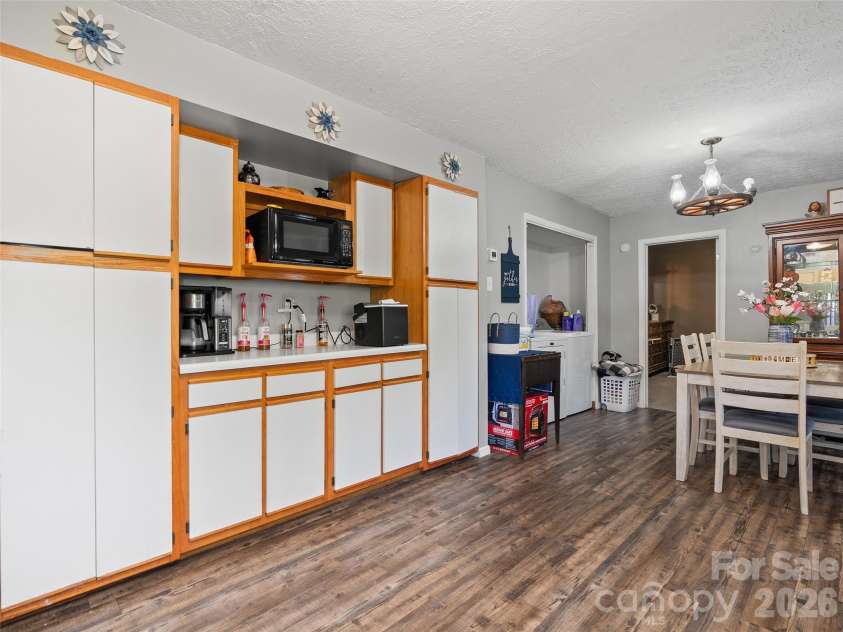 1121 Canton Road, Canton, NC 28716.  MLS# CAR4378271, YatesRealty ID 20450. 