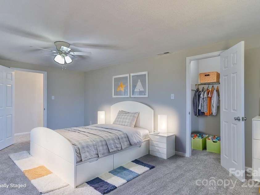 3424 Walker Circle, Lenoir, NC 28645.  MLS# CAR4248698, YatesRealty ID 20451. 