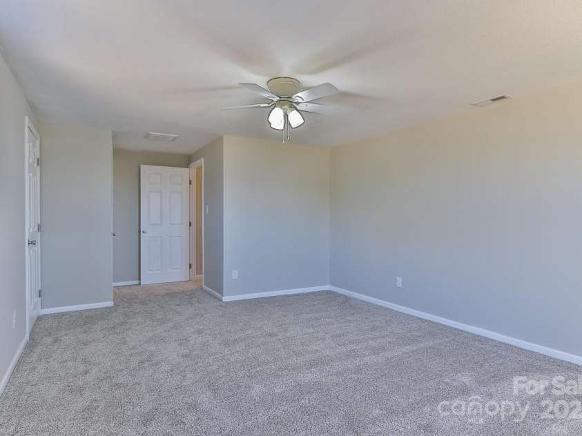 3424 Walker Circle, Lenoir, NC 28645.  MLS# CAR4248698, YatesRealty ID 20451. 