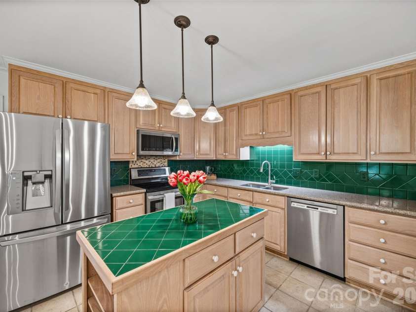 428 Guilford Road, Rock Hill, SC 29732.  MLS# CAR4362344, YatesRealty ID 20451. 