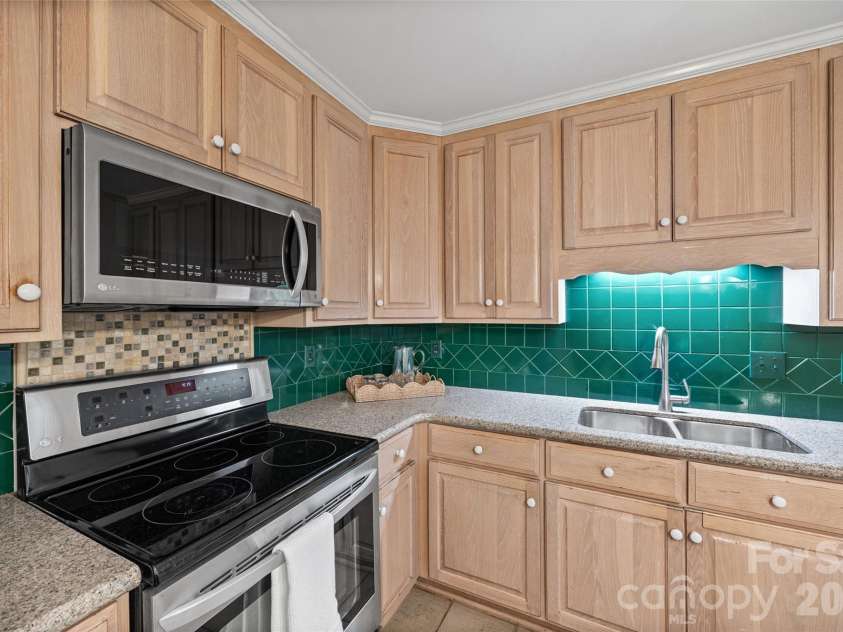 428 Guilford Road, Rock Hill, SC 29732.  MLS# CAR4362344, YatesRealty ID 20451. 