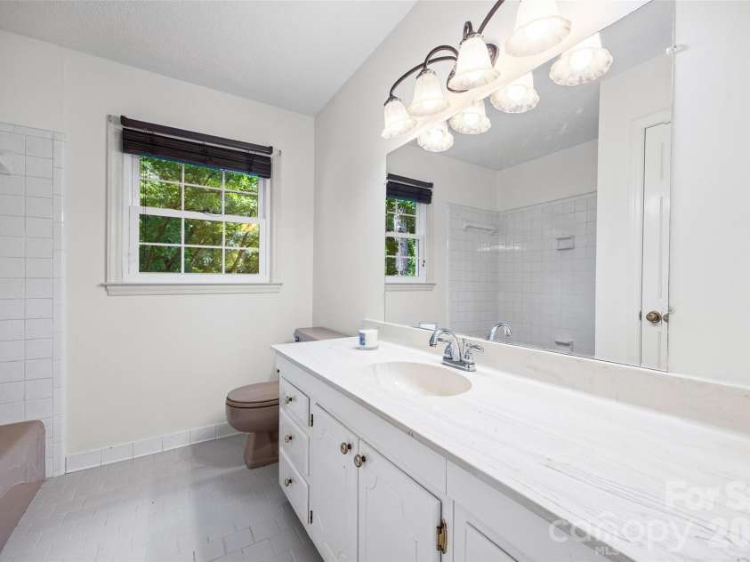 428 Guilford Road, Rock Hill, SC 29732.  MLS# CAR4362344, YatesRealty ID 20451. 