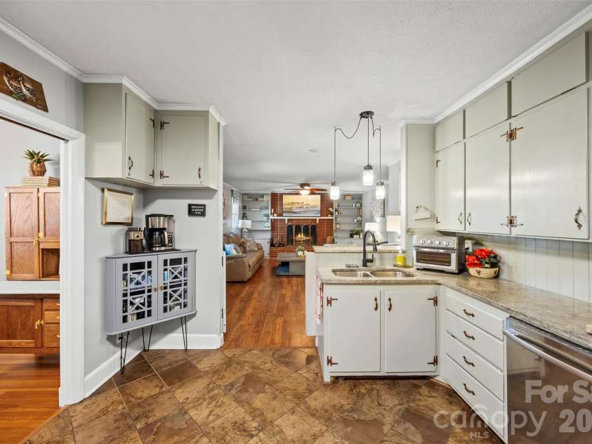 1206 South Point Road, Belmont, NC 28012.  MLS# CAR4373430, YatesRealty ID 20452. 