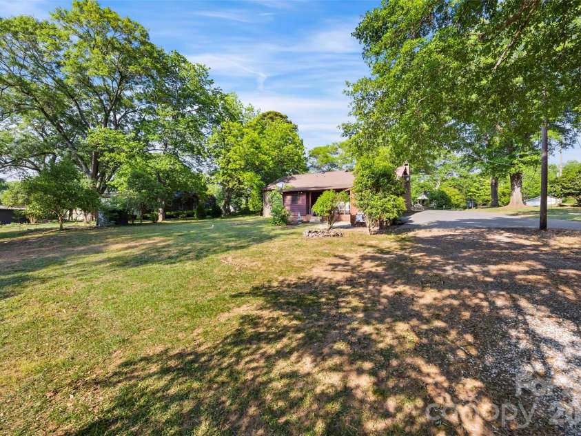 1206 South Point Road, Belmont, NC 28012.  MLS# CAR4373430, YatesRealty ID 20452. 