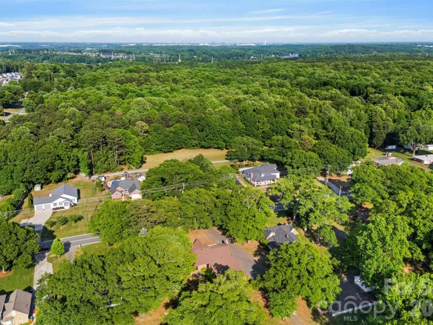 1206 South Point Road, Belmont, NC 28012.  MLS# CAR4373430, YatesRealty ID 20452. 
