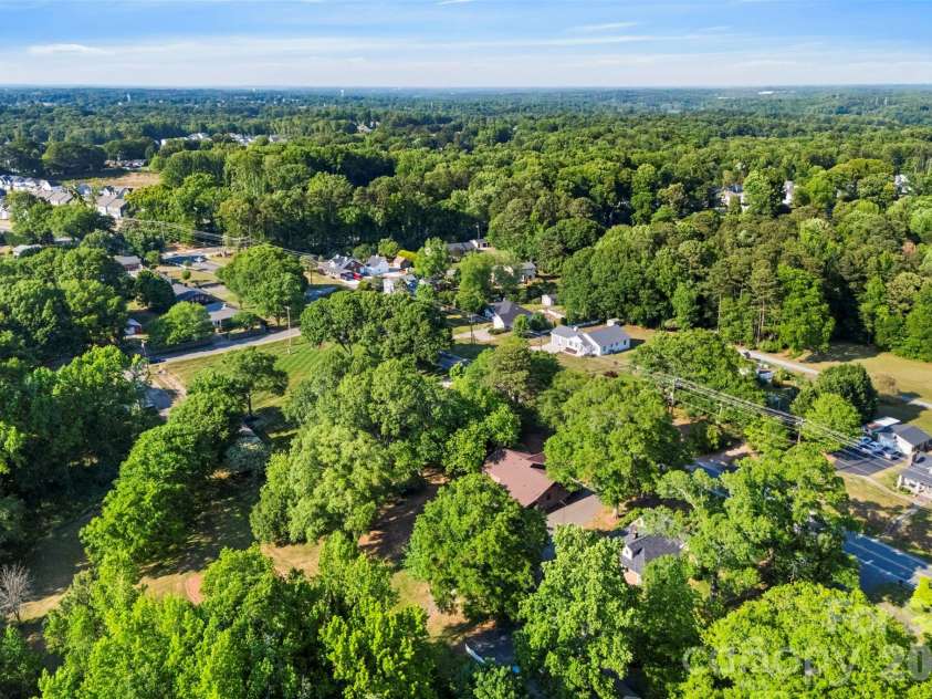 1206 South Point Road, Belmont, NC 28012.  MLS# CAR4373430, YatesRealty ID 20452. 