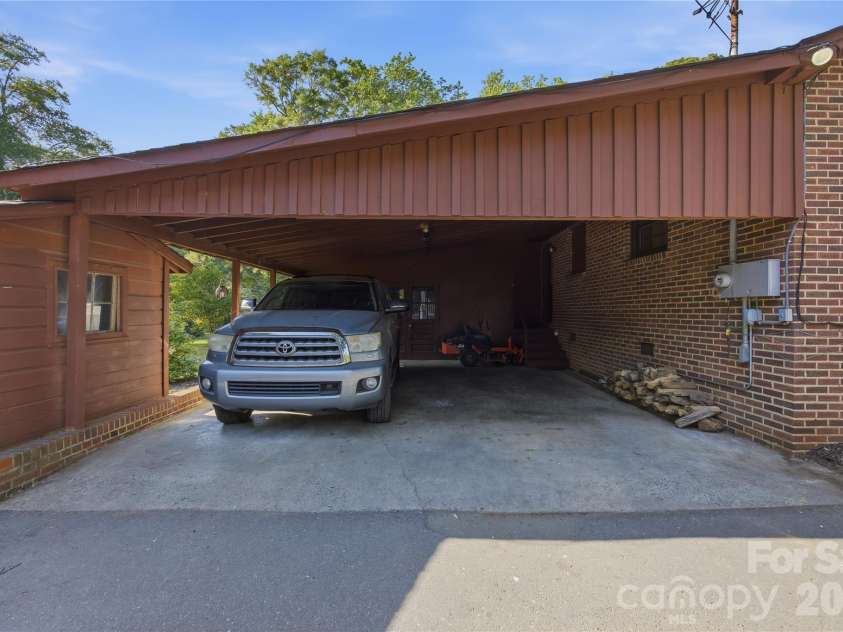 1206 South Point Road, Belmont, NC 28012.  MLS# CAR4373430, YatesRealty ID 20452. 