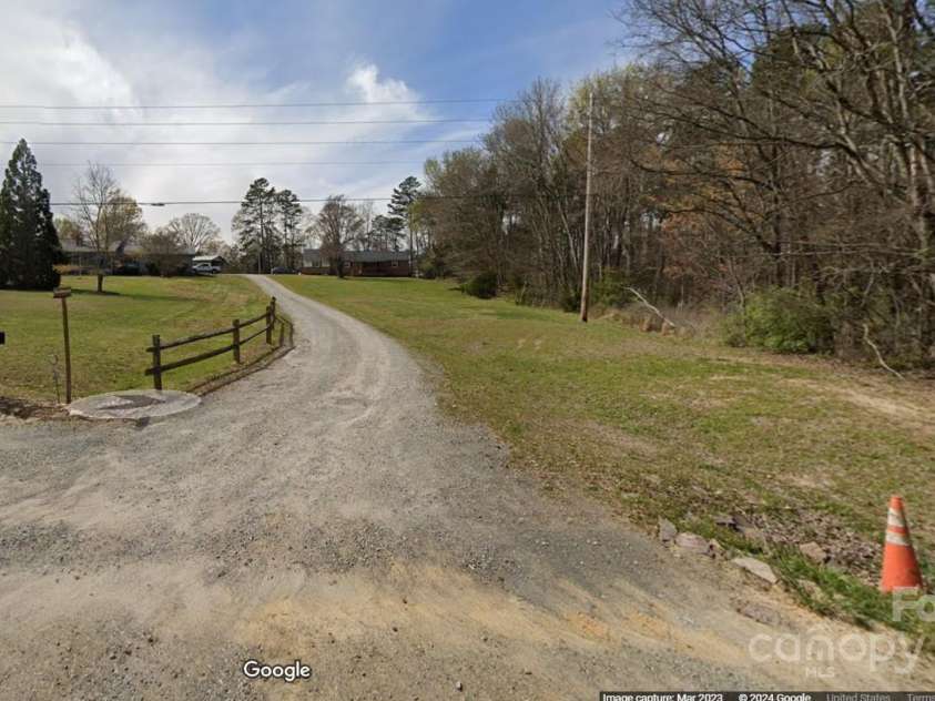 12143 Asbury Chapel Road, Huntersville, NC 28078.  MLS# CAR4270070, YatesRealty ID 20452. 