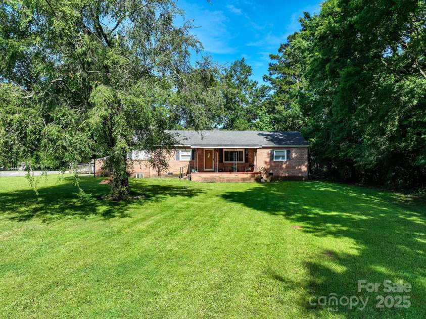12143 Asbury Chapel Road, Huntersville, NC 28078.  MLS# CAR4270070, YatesRealty ID 20452. 