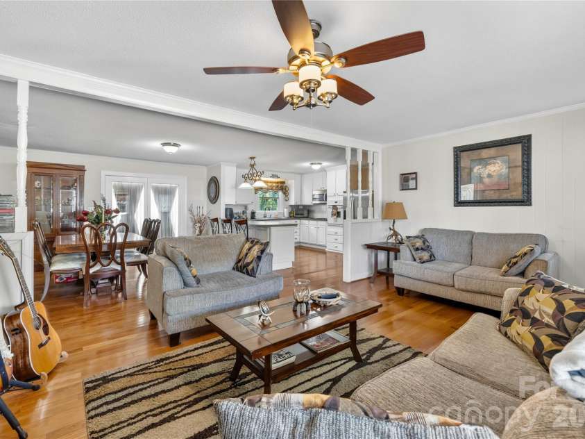 607 Wren Road, Gastonia, NC 28056.  MLS# CAR4374464, YatesRealty ID 20453. 