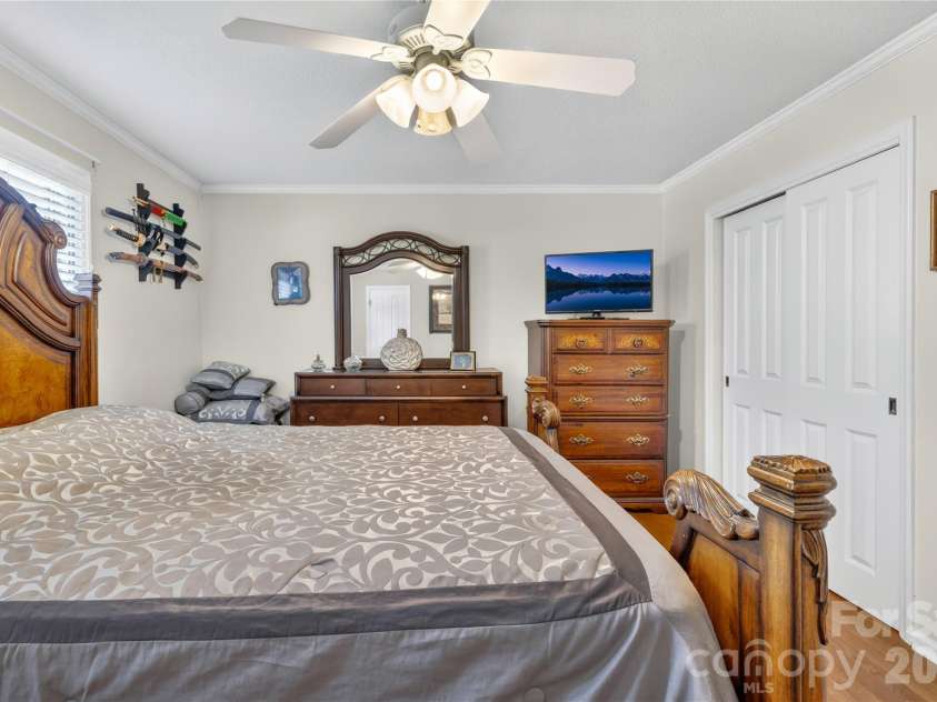 607 Wren Road, Gastonia, NC 28056.  MLS# CAR4374464, YatesRealty ID 20453. 