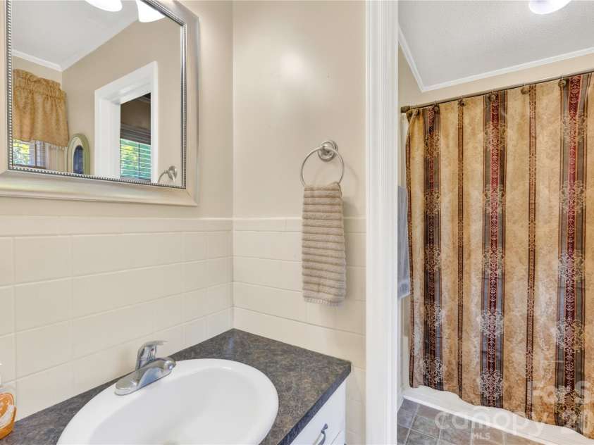 607 Wren Road, Gastonia, NC 28056.  MLS# CAR4374464, YatesRealty ID 20453. 