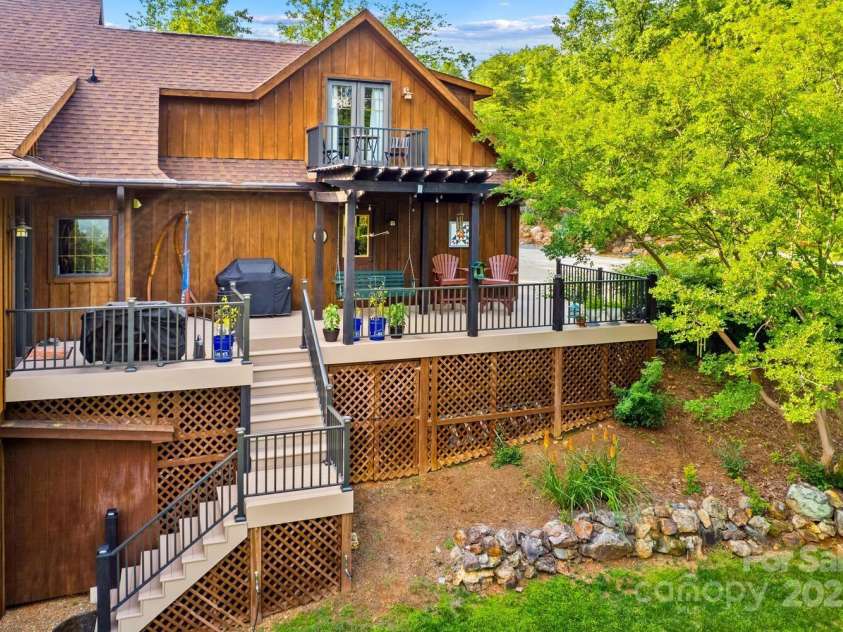 2084 Sierra Trace Road, Denton, NC 27239.  MLS# CAR4269113, YatesRealty ID 20454. 