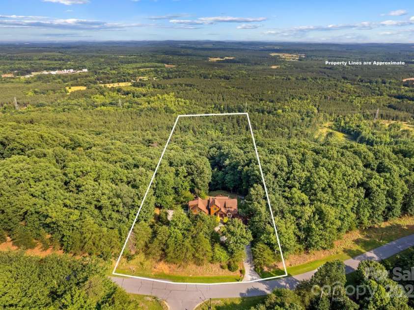 2084 Sierra Trace Road, Denton, NC 27239.  MLS# CAR4269113, YatesRealty ID 20454. 