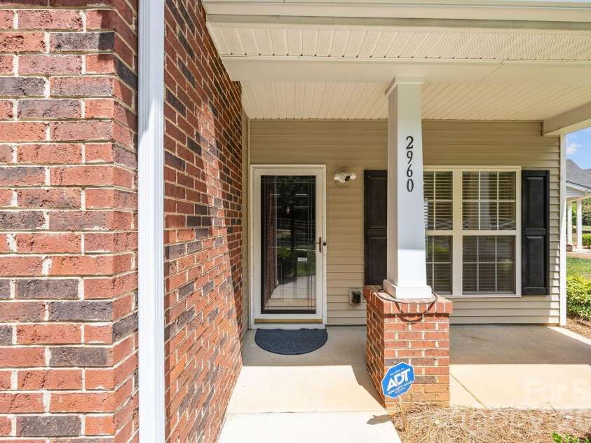 2960 Zion Renaissance Lane, Charlotte, NC 28269.  MLS# CAR4379297, YatesRealty ID 20454. 