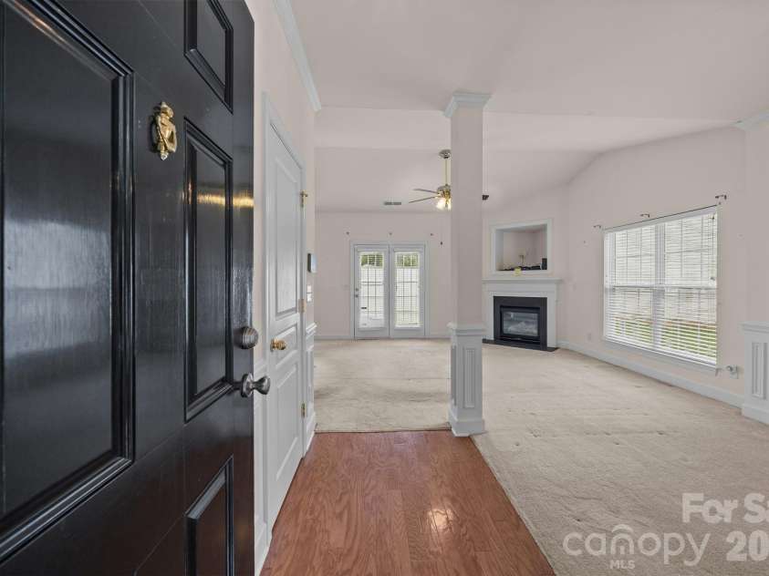 2960 Zion Renaissance Lane, Charlotte, NC 28269.  MLS# CAR4379297, YatesRealty ID 20454. 