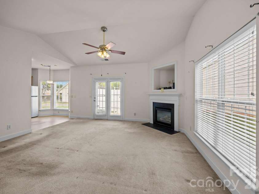2960 Zion Renaissance Lane, Charlotte, NC 28269.  MLS# CAR4379297, YatesRealty ID 20454. 