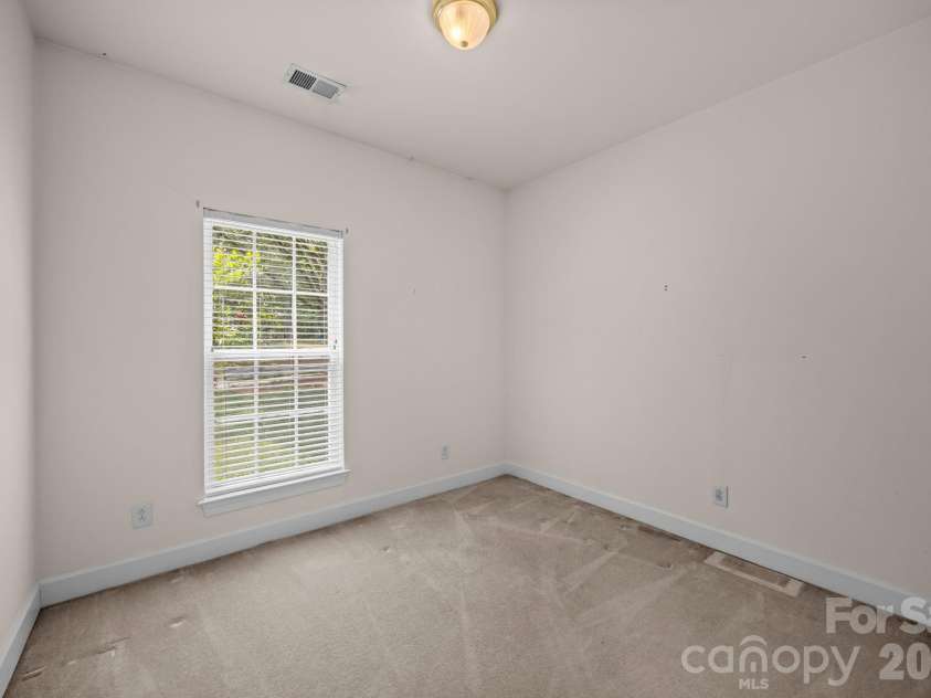 2960 Zion Renaissance Lane, Charlotte, NC 28269.  MLS# CAR4379297, YatesRealty ID 20454. 