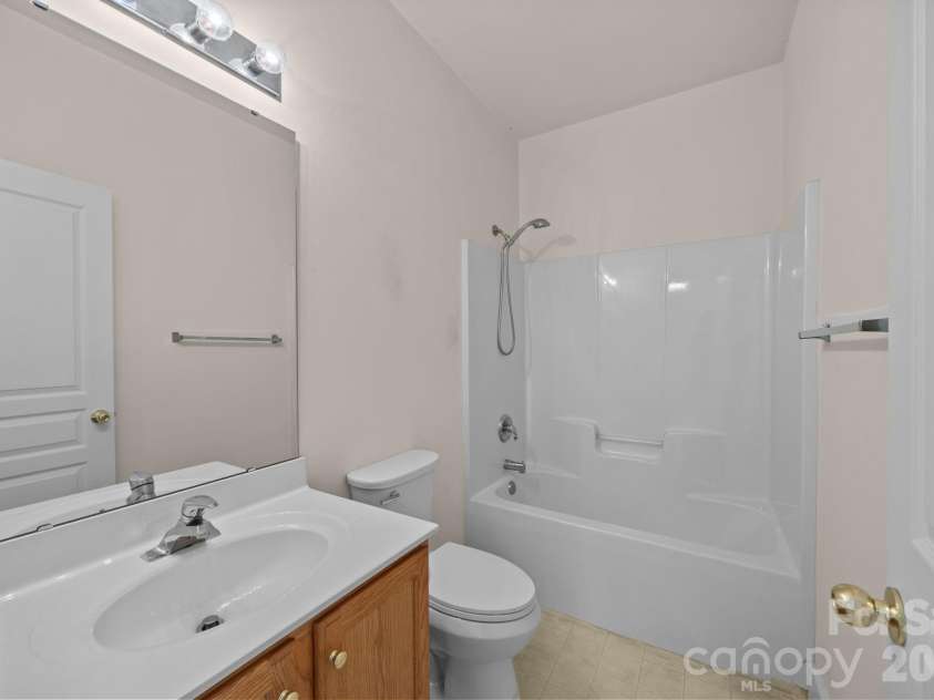 2960 Zion Renaissance Lane, Charlotte, NC 28269.  MLS# CAR4379297, YatesRealty ID 20454. 