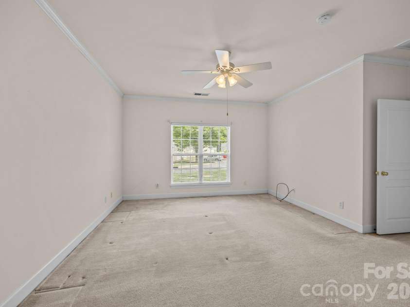 2960 Zion Renaissance Lane, Charlotte, NC 28269.  MLS# CAR4379297, YatesRealty ID 20454. 