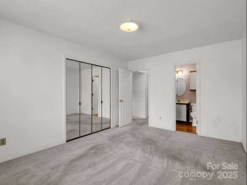 3101 Saint Augustine Place, Asheville, NC 28805.  MLS# CAR4260431, YatesRealty ID 20455. Second Bedroom