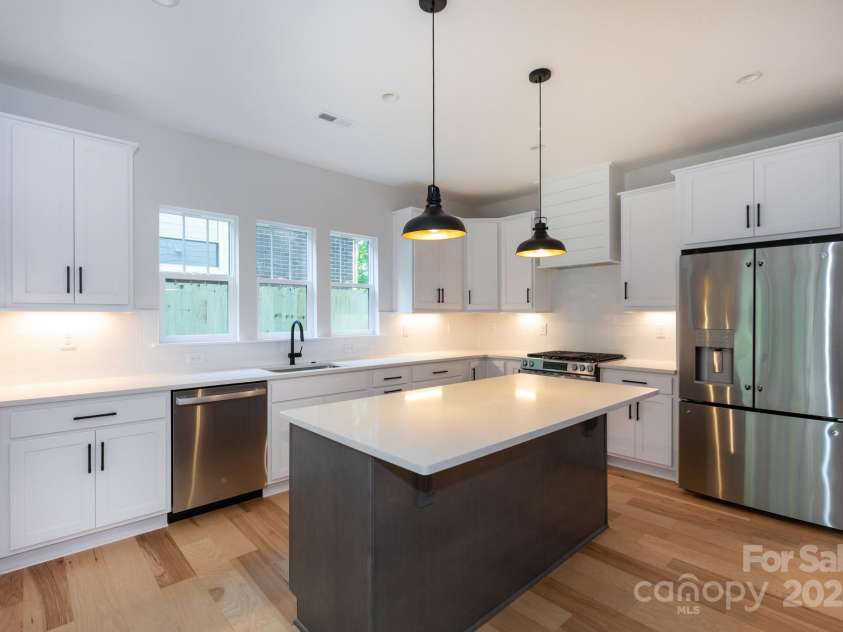 1724 Dallas Avenue, Charlotte, NC 28205.  MLS# CAR4267451, YatesRealty ID 20456. 