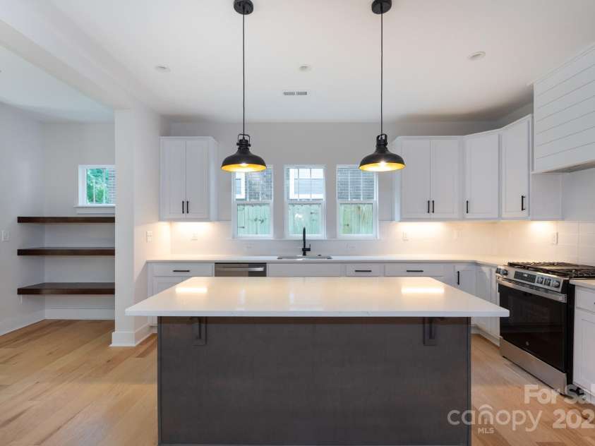 1724 Dallas Avenue, Charlotte, NC 28205.  MLS# CAR4267451, YatesRealty ID 20456. 