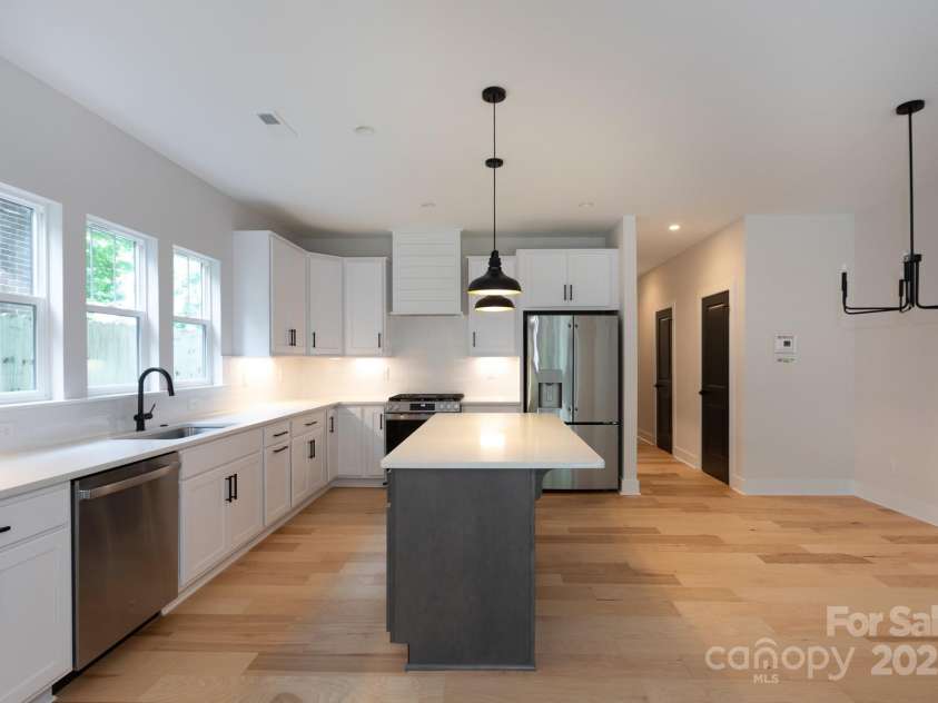 1724 Dallas Avenue, Charlotte, NC 28205.  MLS# CAR4267451, YatesRealty ID 20456. 