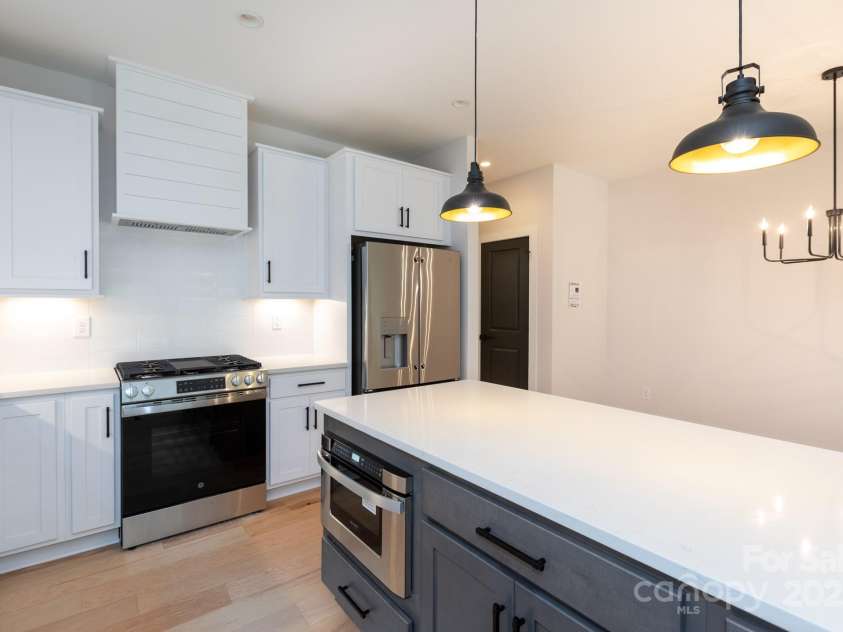 1724 Dallas Avenue, Charlotte, NC 28205.  MLS# CAR4267451, YatesRealty ID 20456. 