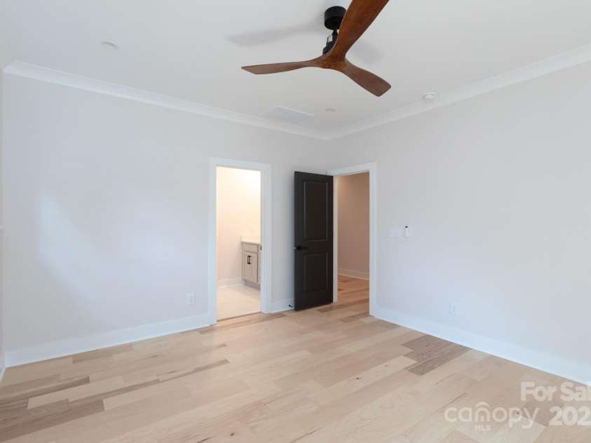 1724 Dallas Avenue, Charlotte, NC 28205.  MLS# CAR4267451, YatesRealty ID 20456. 