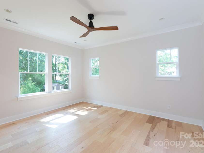 1724 Dallas Avenue, Charlotte, NC 28205.  MLS# CAR4267451, YatesRealty ID 20456. 