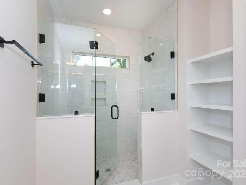 1724 Dallas Avenue, Charlotte, NC 28205.  MLS# CAR4267451, YatesRealty ID 20456. 