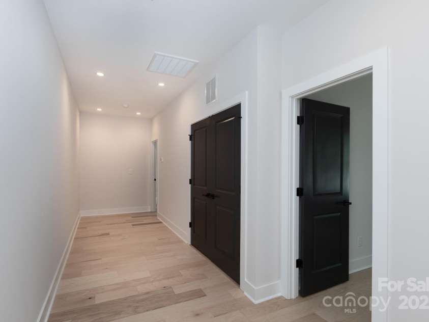 1724 Dallas Avenue, Charlotte, NC 28205.  MLS# CAR4267451, YatesRealty ID 20456. 