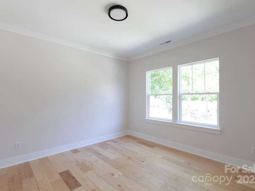 1724 Dallas Avenue, Charlotte, NC 28205.  MLS# CAR4267451, YatesRealty ID 20456. 