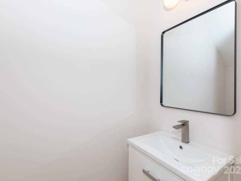 1724 Dallas Avenue, Charlotte, NC 28205.  MLS# CAR4267451, YatesRealty ID 20456. 