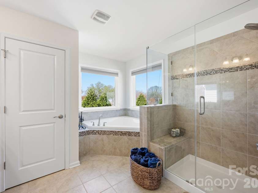 108 Heron Cove Loop, Mooresville, NC 28117.  MLS# CAR4357384, YatesRealty ID 20457. 