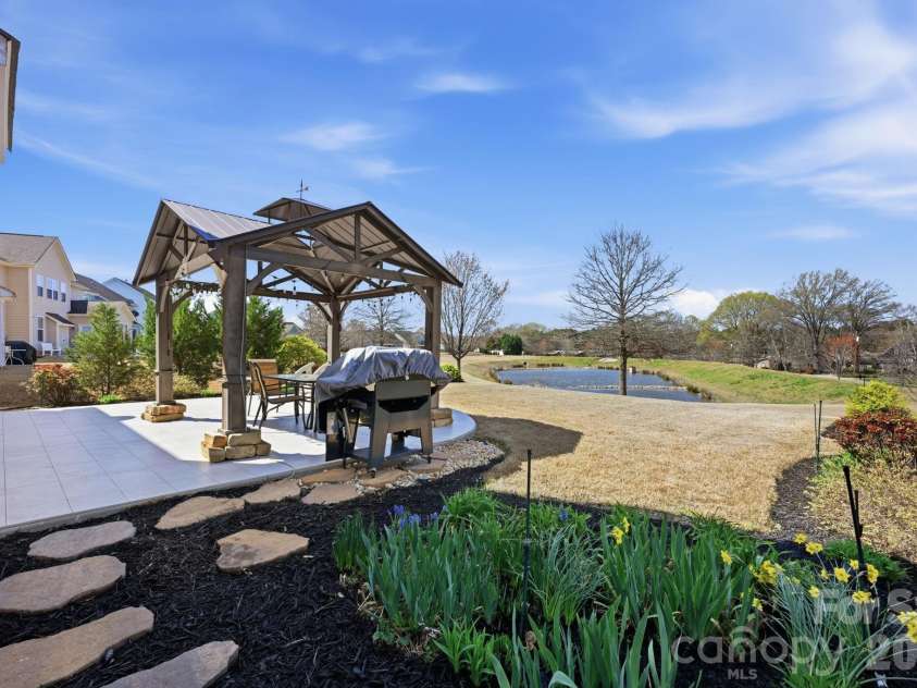108 Heron Cove Loop, Mooresville, NC 28117.  MLS# CAR4357384, YatesRealty ID 20457. 